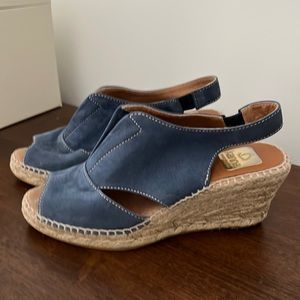 Espadrilles, blue suede upper